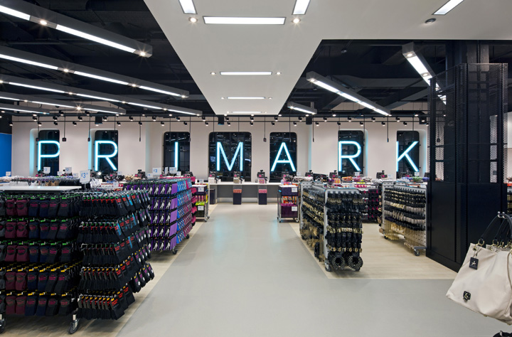 Compras na Loja Primark em Londres Compras na Loja Primark em Londres