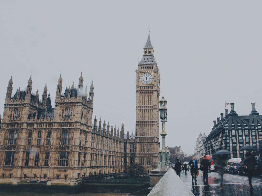 Como enviar dinheiro para a Inglaterra - Londres Como enviar dinheiro para a Inglaterra - Londres